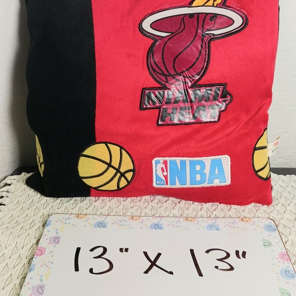 Rare 2006 NBA Miami Heat Basketball Team Logo Sports Fan 13" Throw Pillow Decor - Picture 3 of 10